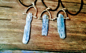 Silver Plated Blue Kyanite Swivel Arch Necklace